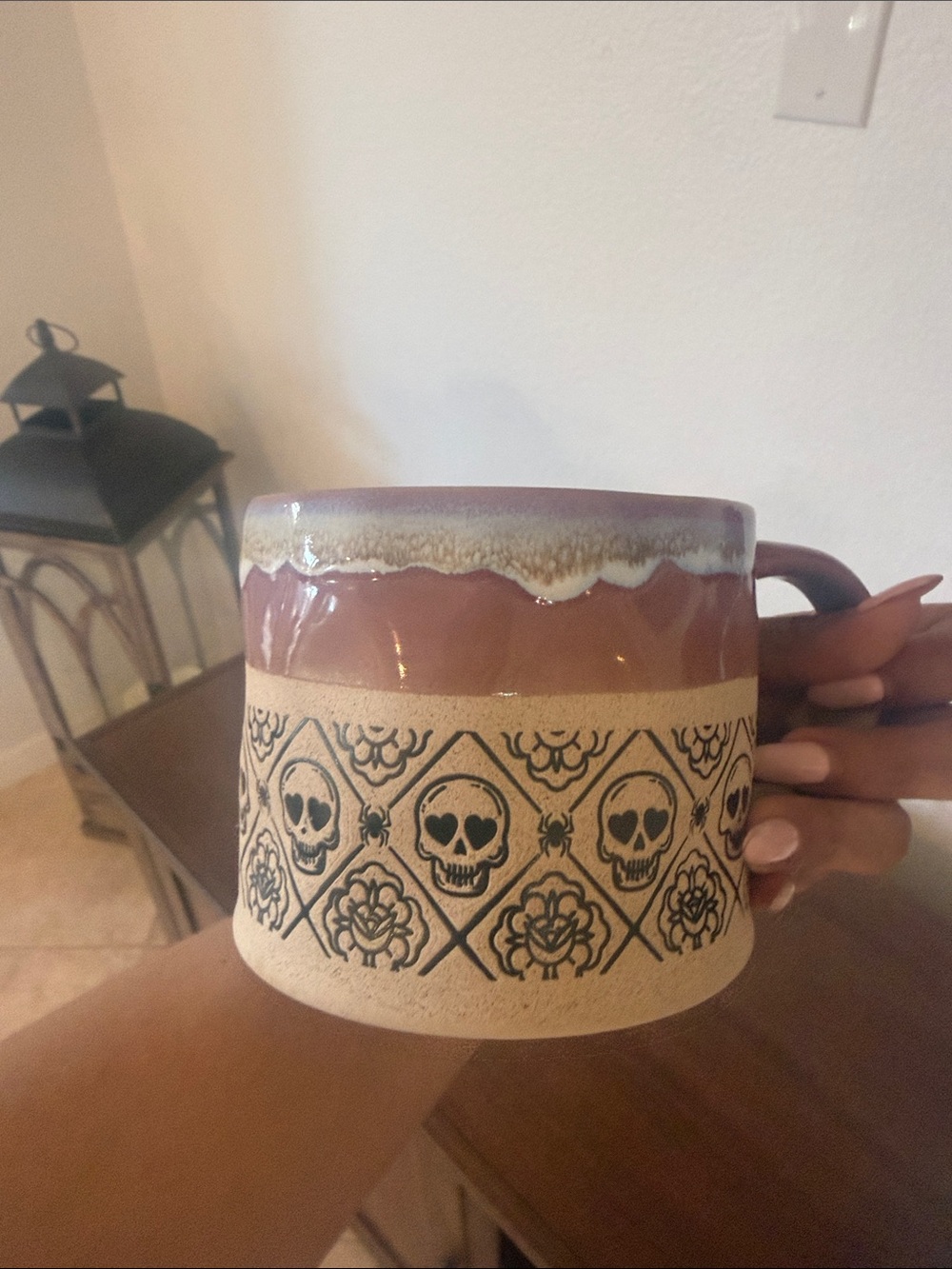 Spooky Hollow skull mug - Picture 4 of 4